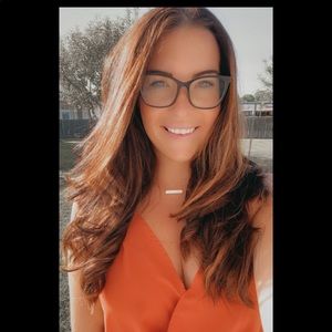 Meet your Posher, Caitlin
